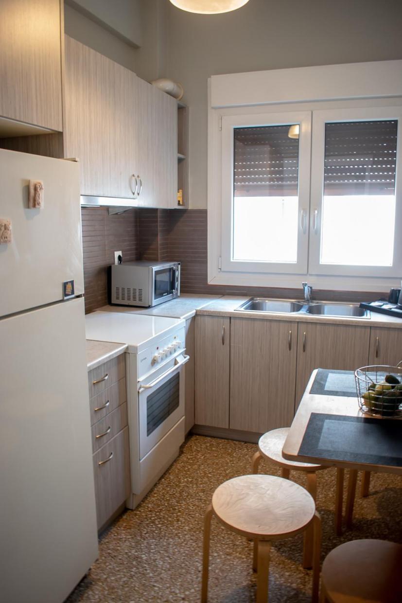 Apartment Vresthenis Atene Esterno foto