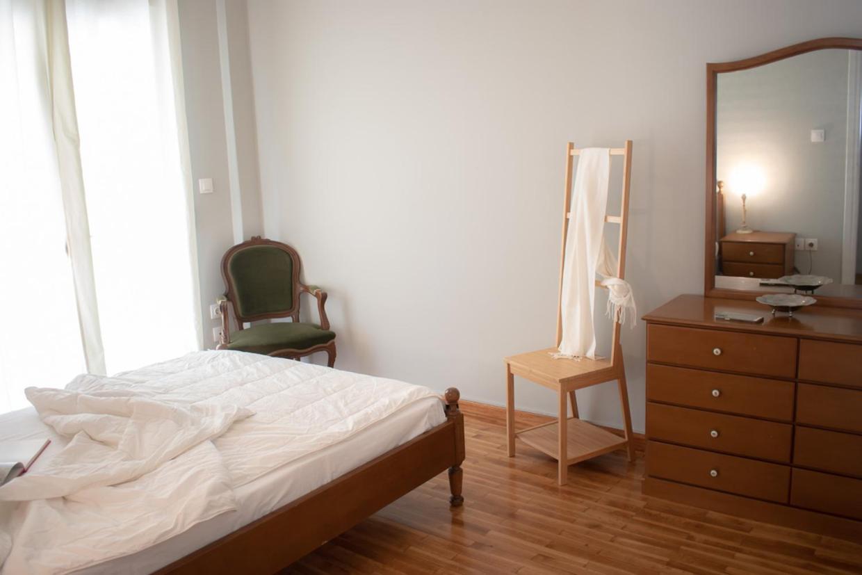 Apartment Vresthenis Atene Esterno foto
