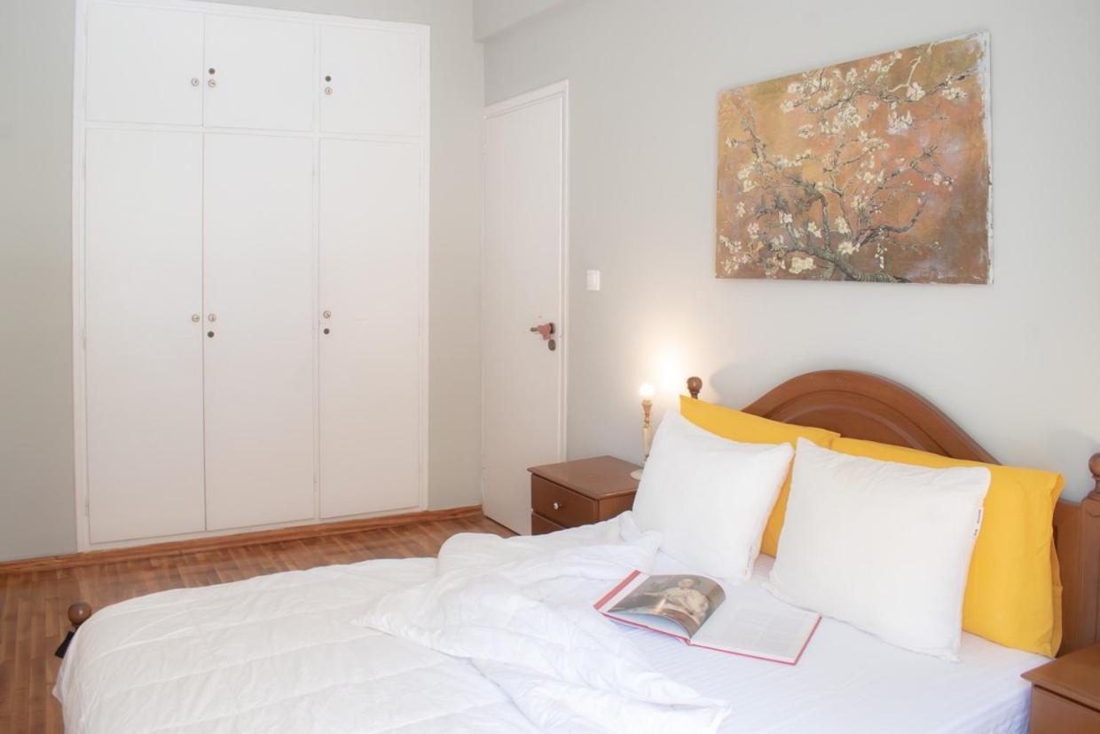 Apartment Vresthenis Atene Esterno foto