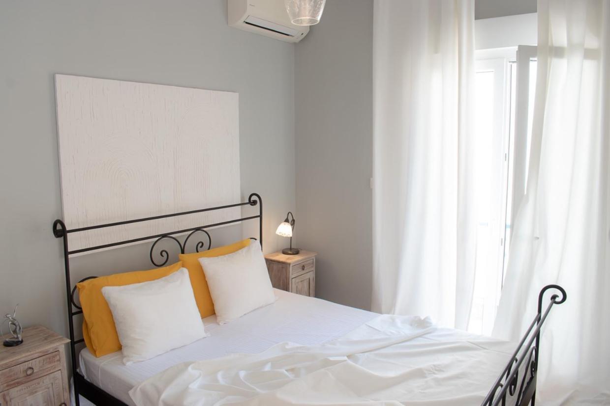 Apartment Vresthenis Atene Esterno foto