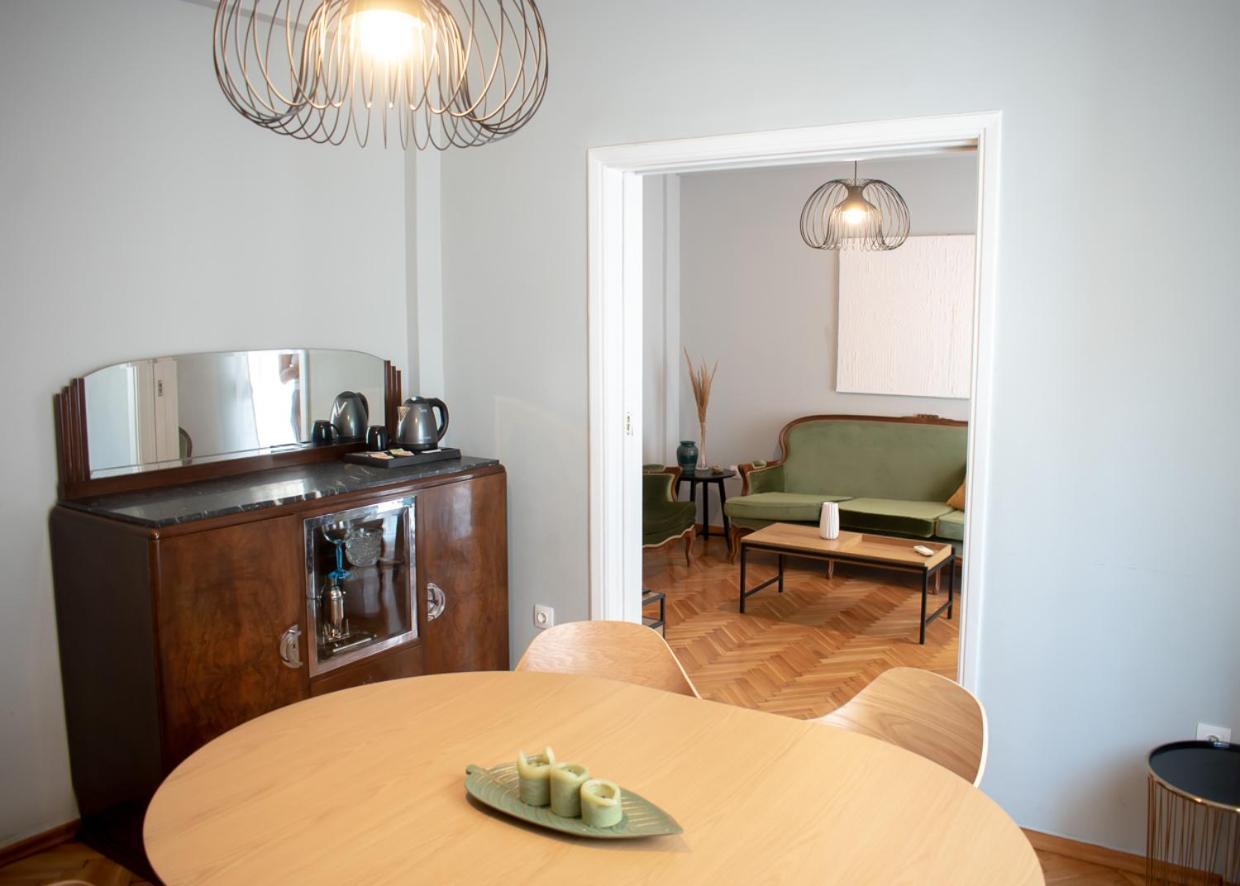 Apartment Vresthenis Atene Esterno foto