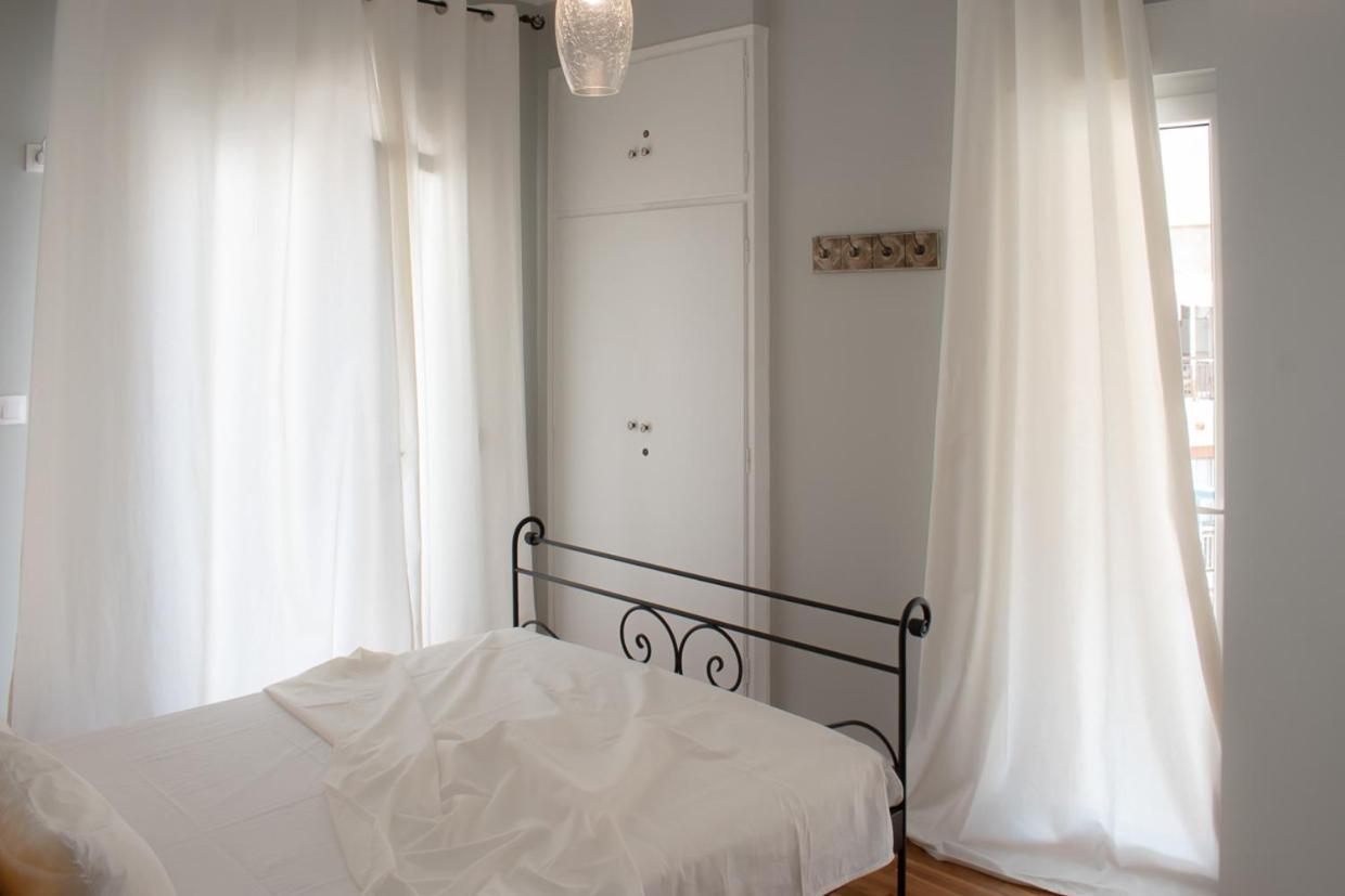Apartment Vresthenis Atene Esterno foto