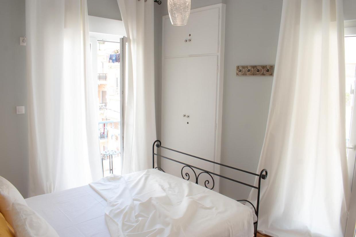 Apartment Vresthenis Atene Esterno foto