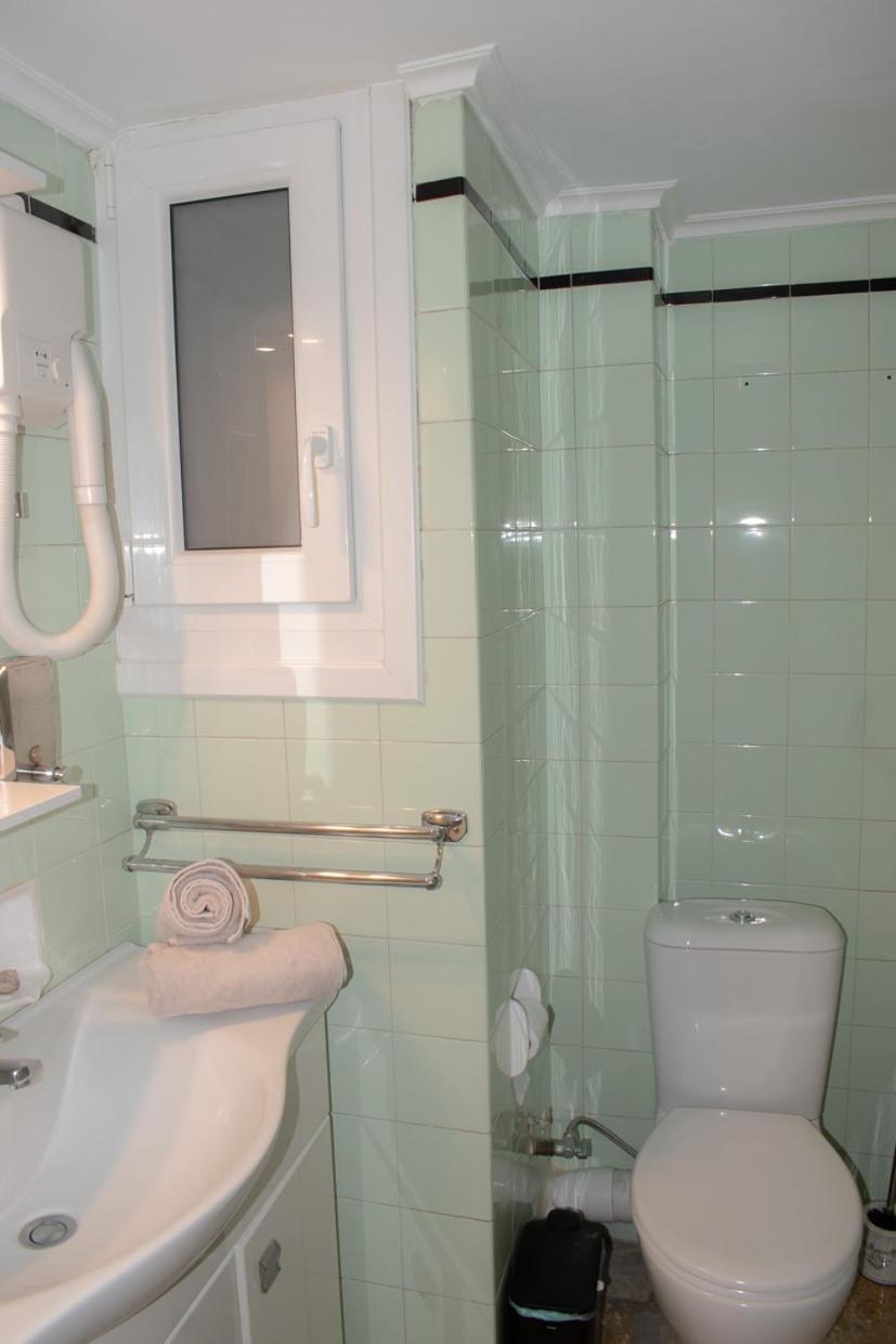 Apartment Vresthenis Atene Esterno foto