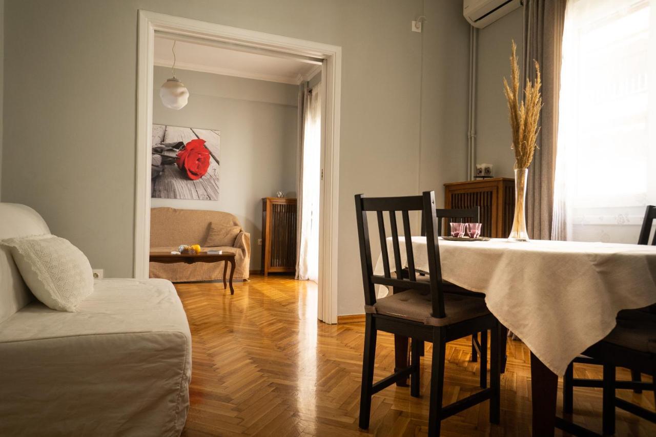 Apartment Vresthenis Atene Esterno foto